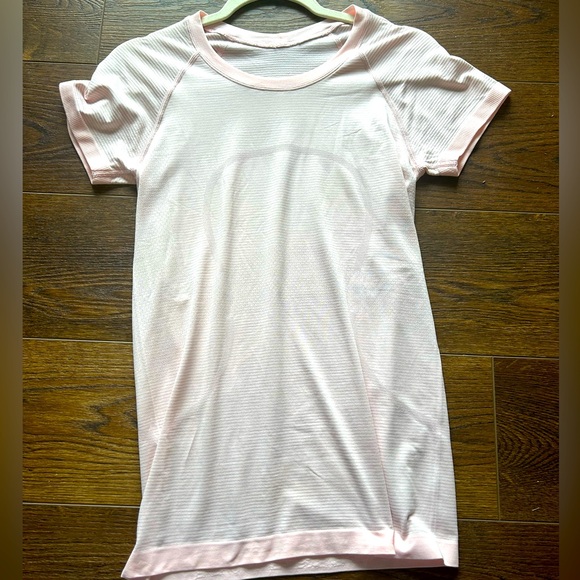 Strawberry milkshake swiftly tech - Picture 1 of 3